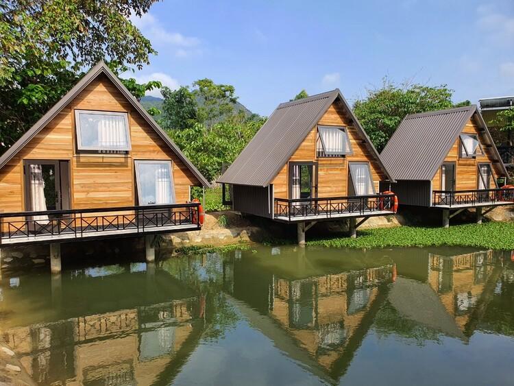 Mẫu nhà khung thép đẹp theo phong cách cắm trại, homestay